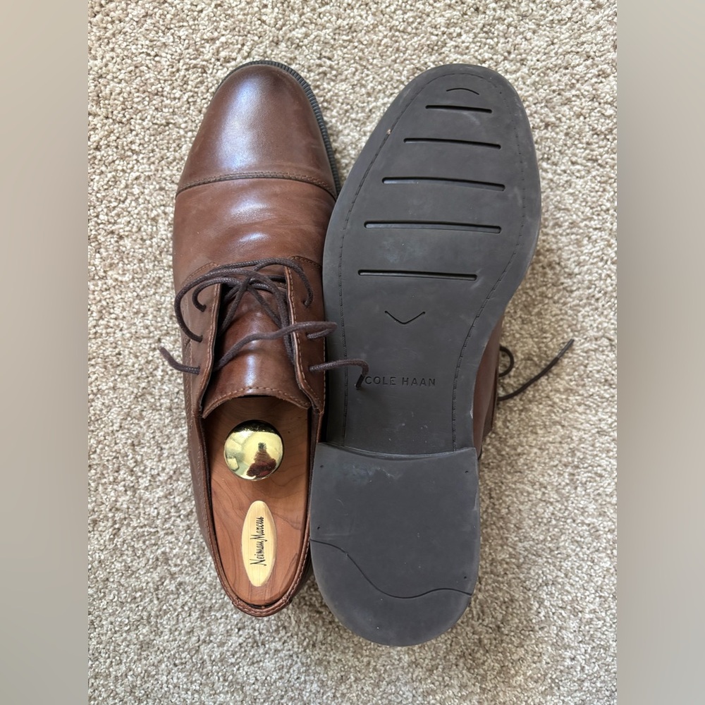 Cole Haan men’s 11 medium brown lace up dress shoe